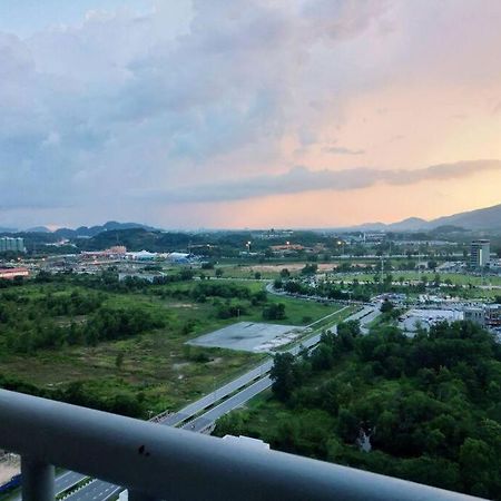 Luxurious Homestay 3Br With Pool Meru Ipoh 8 Pax Eksteriør bilde